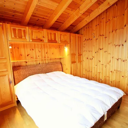 Σαλέ In H R Mence With Sauna Whirlpool