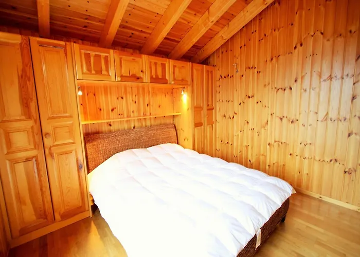 木屋 In Rhone Valley Near Lift 莱斯克伦斯